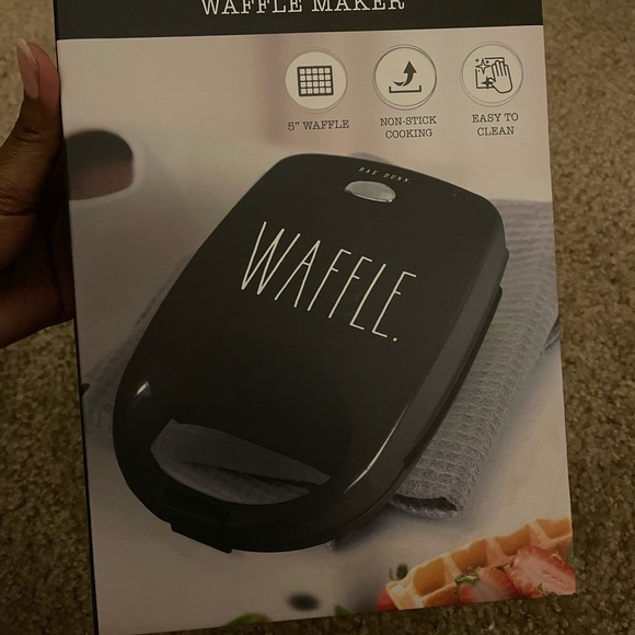 Rae Dunn waffle maker - Picture 6 of 10
